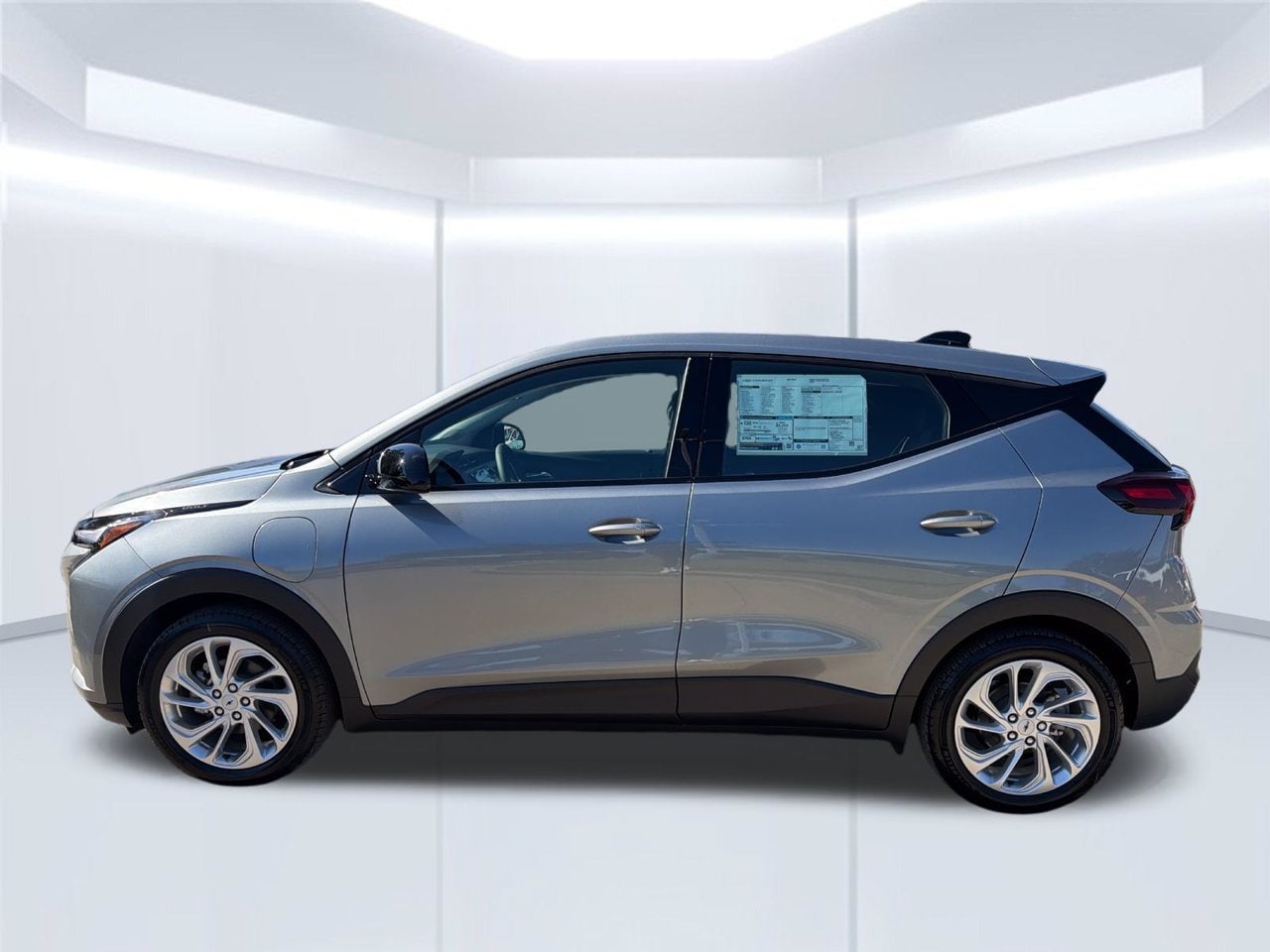 2027 Chevrolet Bolt LT SUV, photo 3