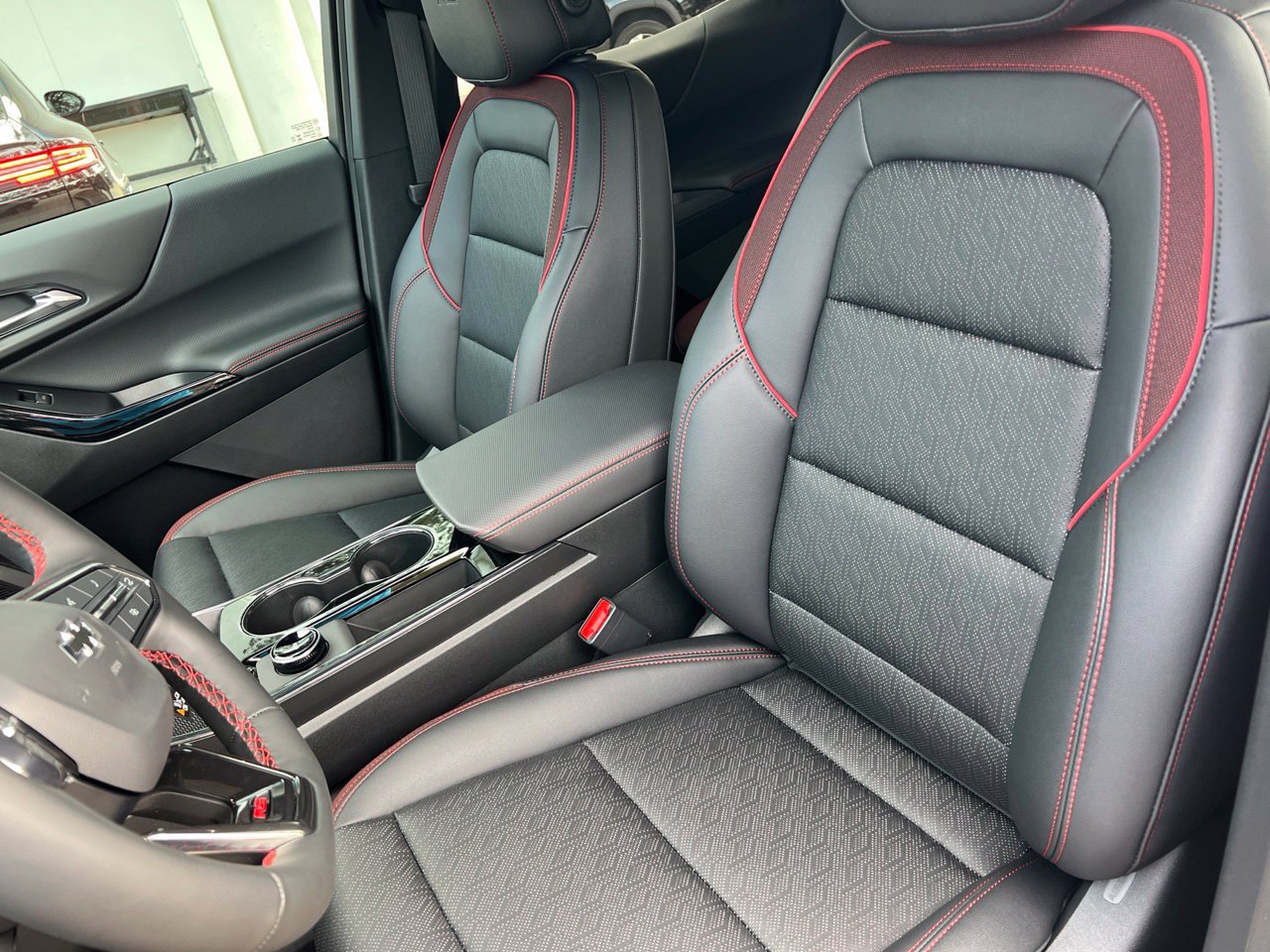 2027 Chevrolet Equinox RS, photo 10