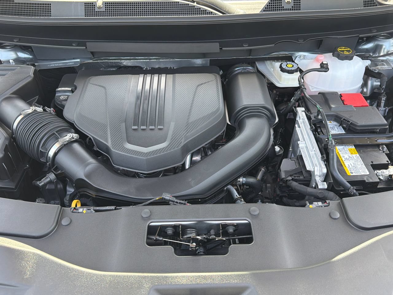 2027 Chevrolet Traverse LT - Photo 22
