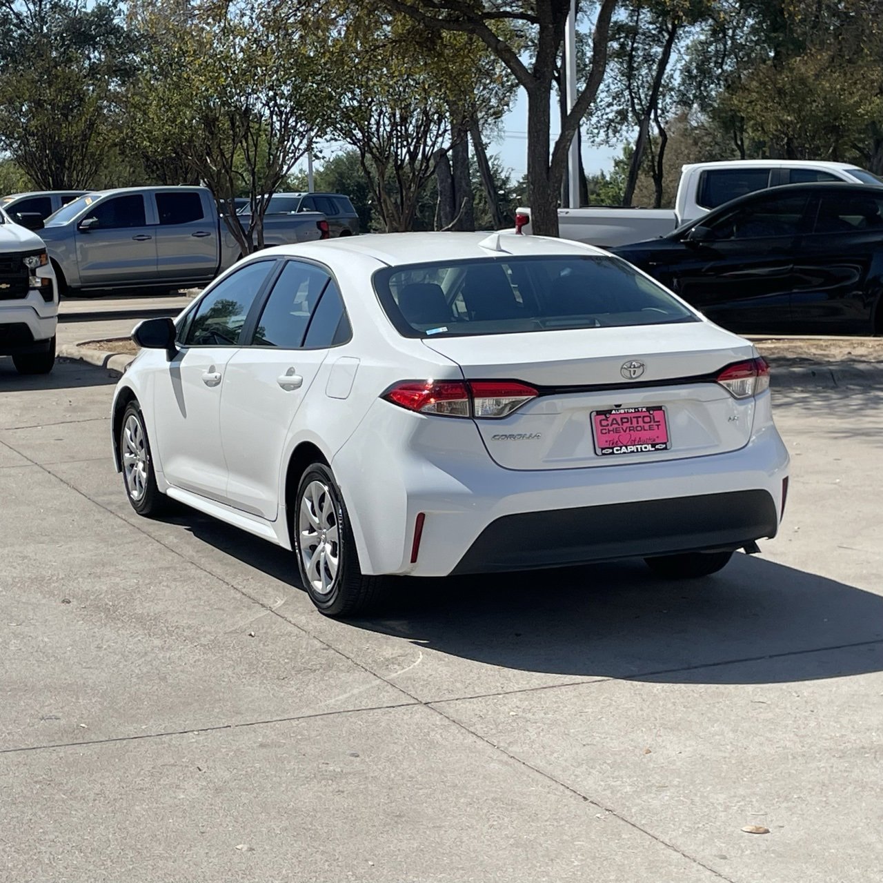 2023 Toyota Corolla LE photo 3
