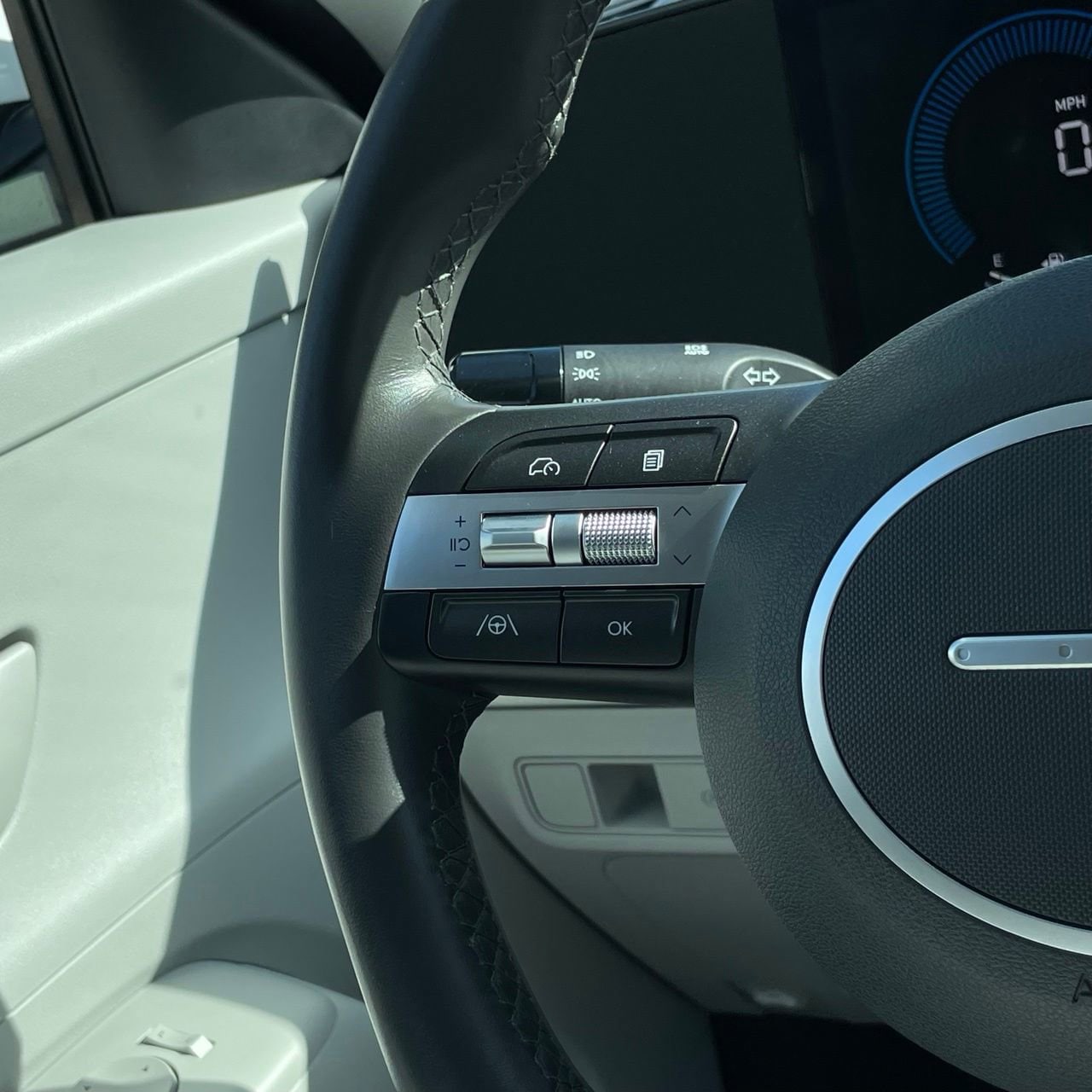 2025 Hyundai Kona SEL - Photo 13