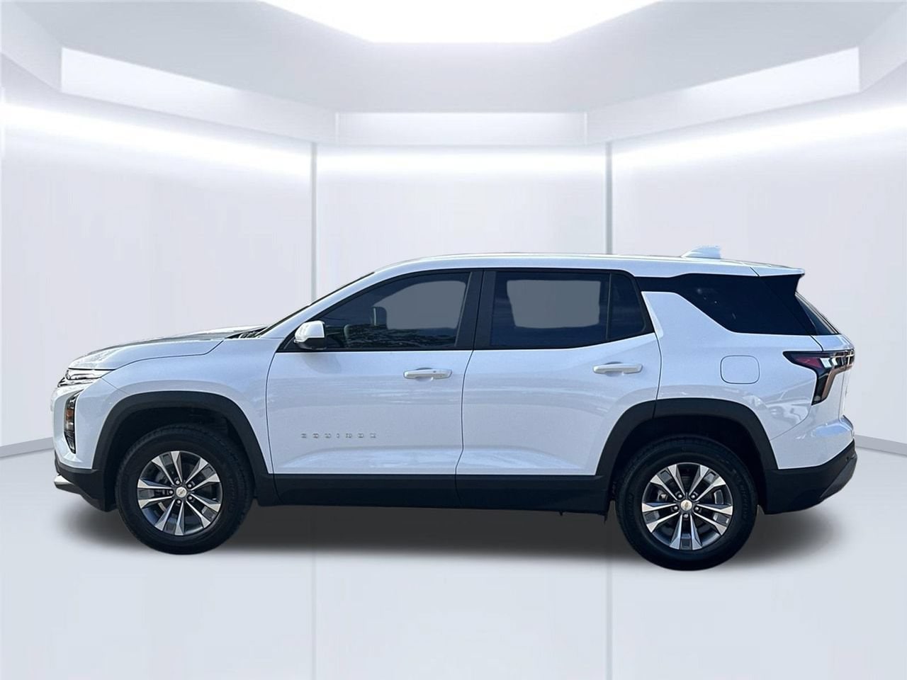 2027 Chevrolet Equinox LT SUV, photo 3