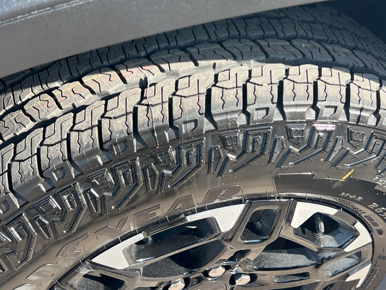 2027 Chevrolet Traverse Z71 SUV, photo 28