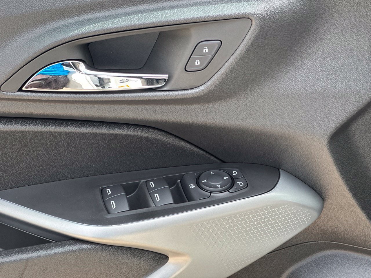 2026 Chevrolet Trax LS - Photo 11