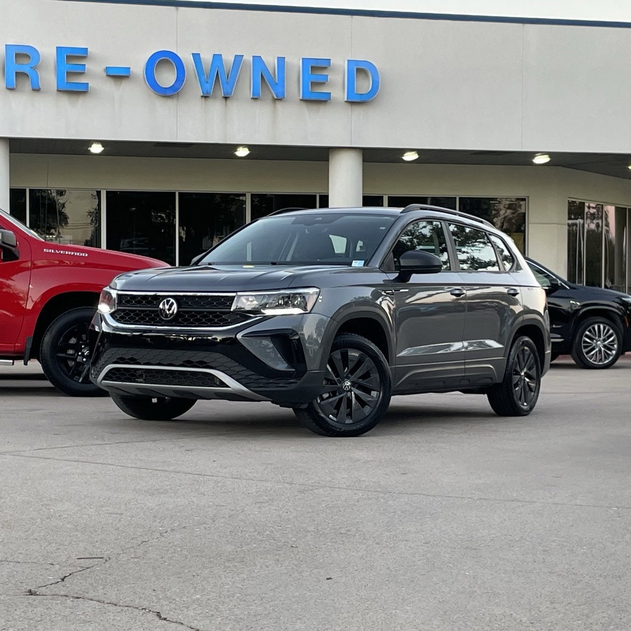 2024 Volkswagen Taos S's photo