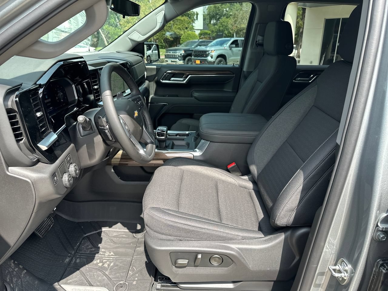 2026 Chevrolet Silverado 1500 LT, photo 10