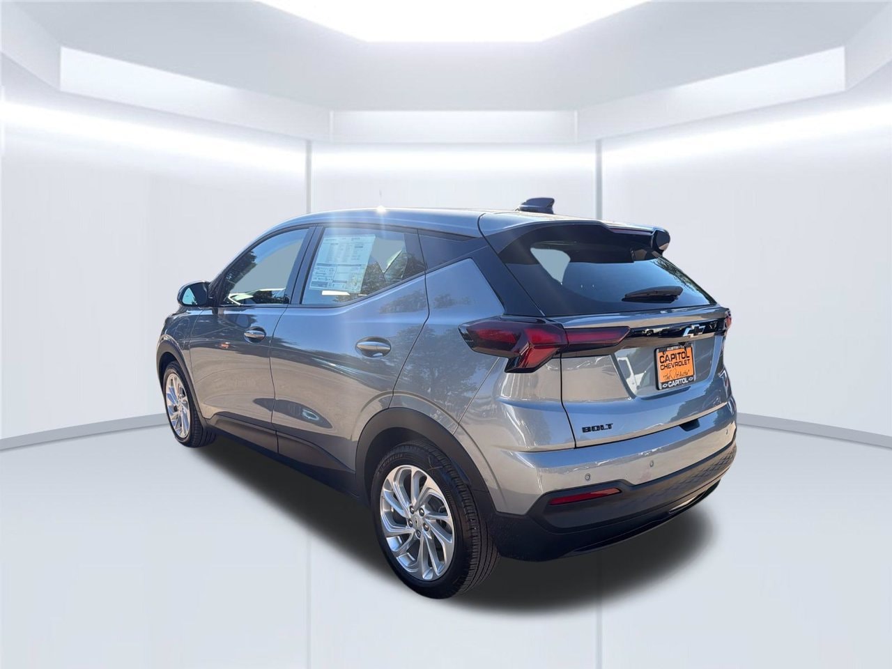 2027 Chevrolet Bolt LT, photo 4
