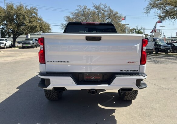 2025 Chevrolet Silverado 1500 RST photo 2