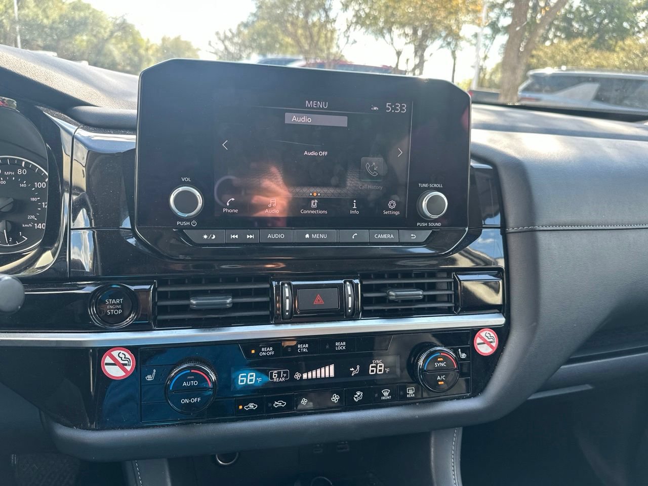 2025 Nissan Pathfinder SV - Photo 18
