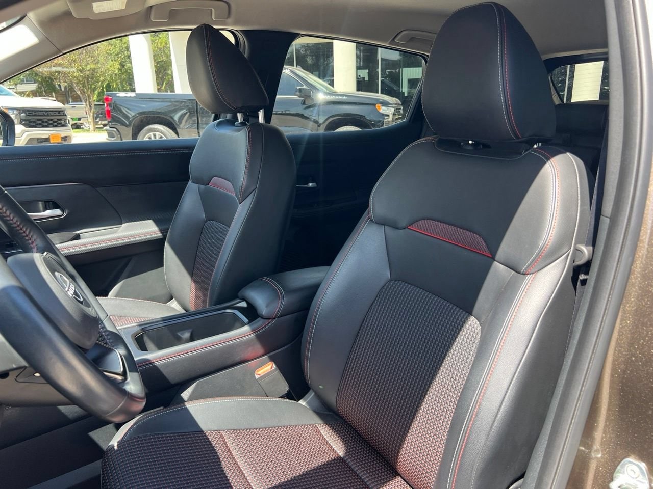2025 Nissan Kicks SR AWD - Photo 10