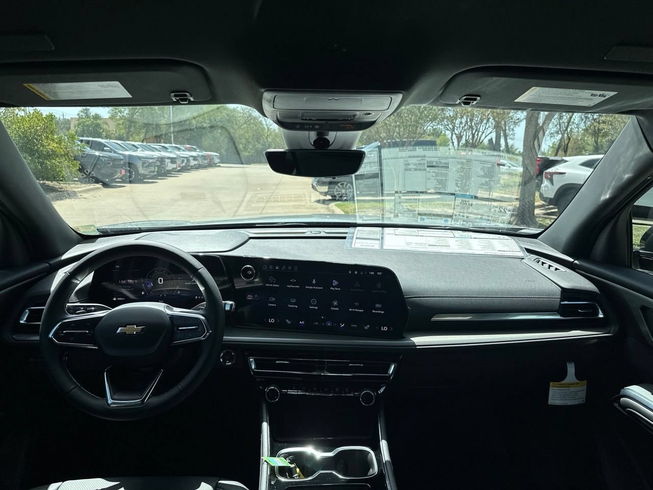 2027 Chevrolet Traverse LT SUV, photo 13