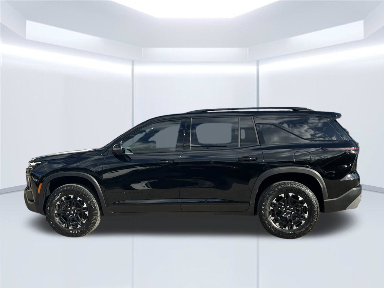 2027 Chevrolet Traverse Z71 SUV, photo 3