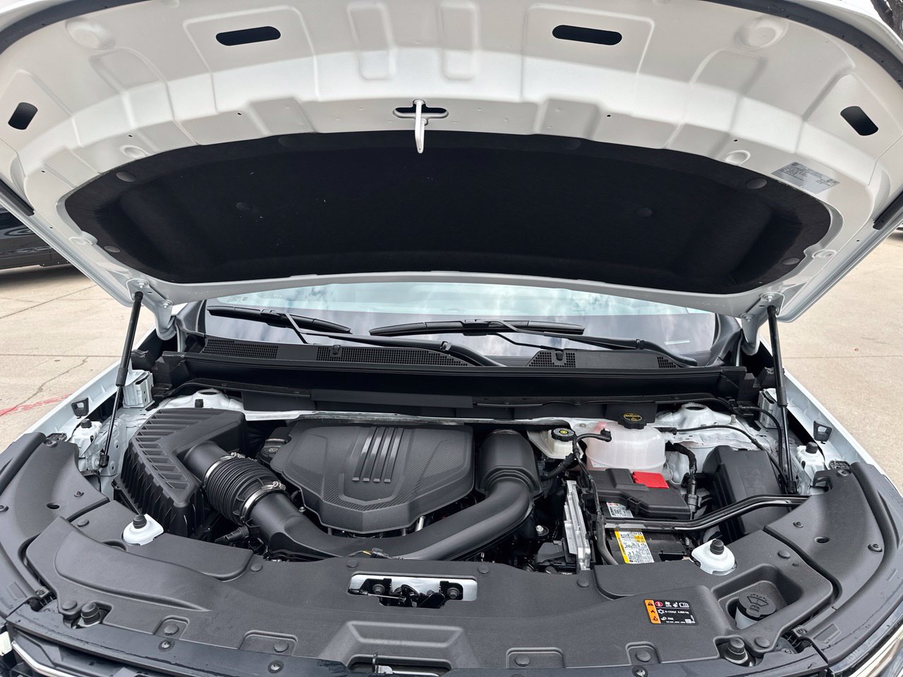 2027 Chevrolet Traverse LT - Photo 28