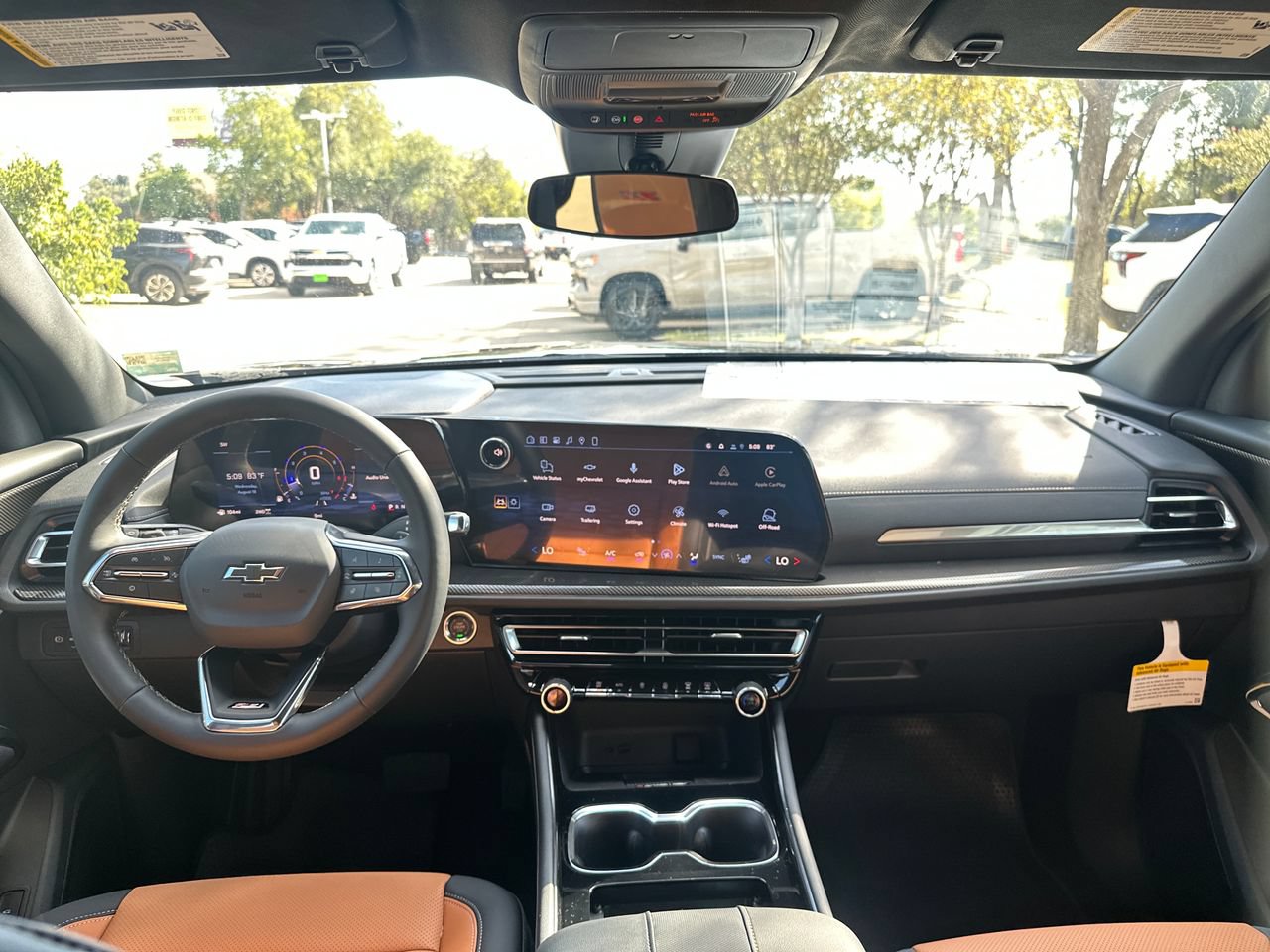 2027 Chevrolet Traverse Z71 SUV, photo 12