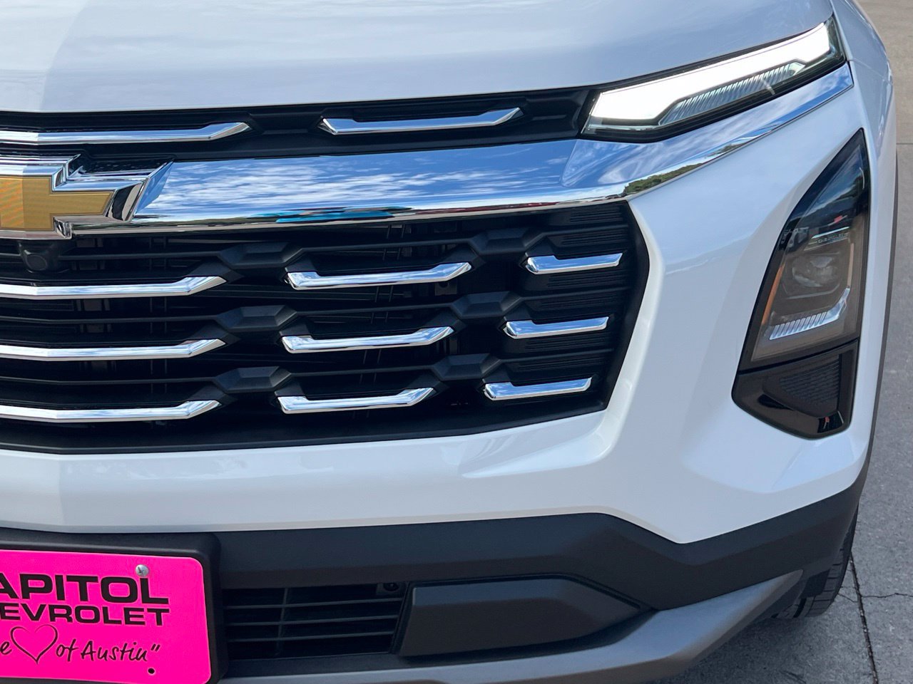 2027 Chevrolet Equinox LT - Photo 9