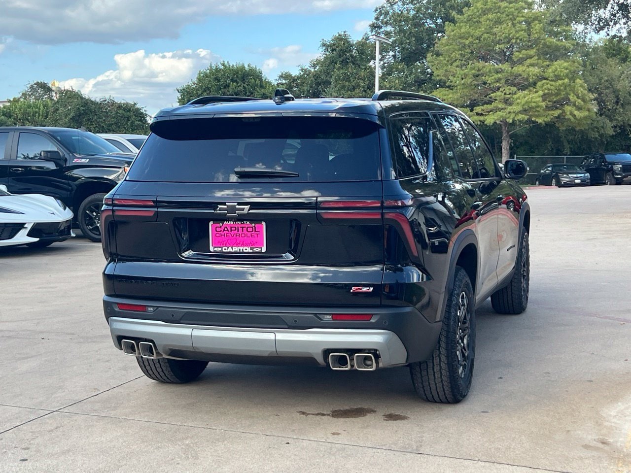 2027 Chevrolet Traverse Z71 SUV, photo 6
