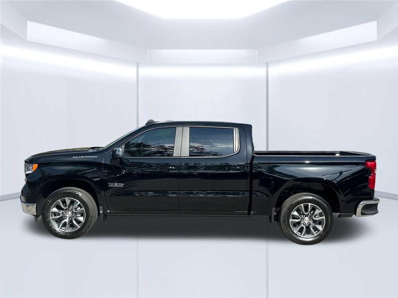 2026 Chevrolet Silverado 1500 LT Truck, photo 2