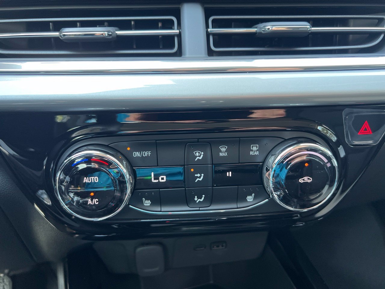 2026 Chevrolet Trax LT - Photo 18