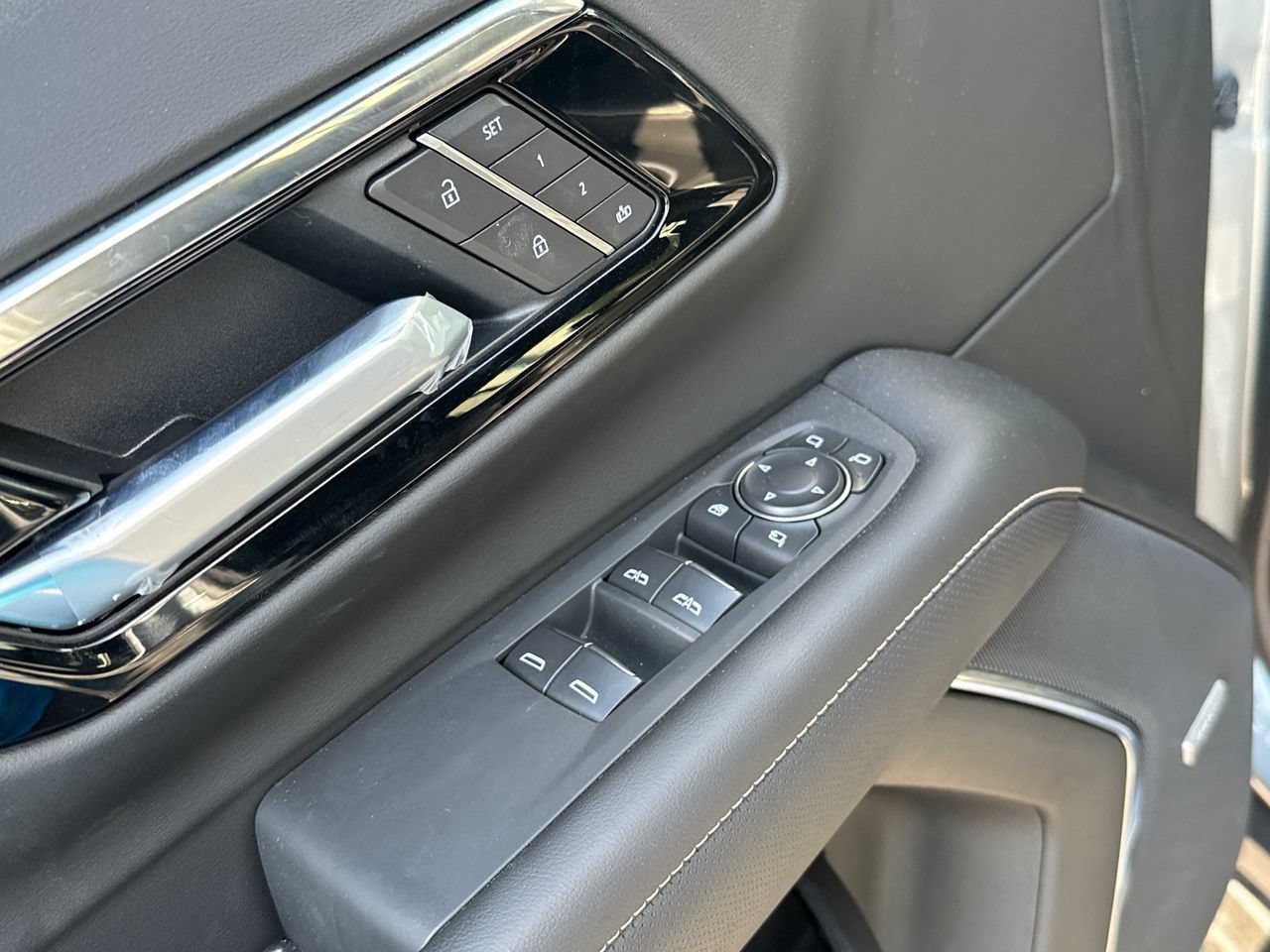 2026 Chevrolet Suburban High Country - Photo 22