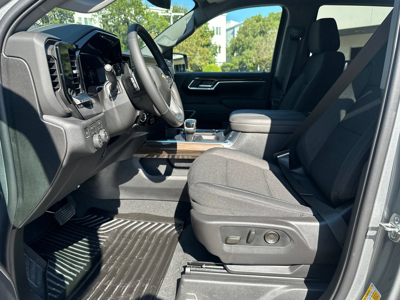 2026 Chevrolet Silverado 1500 LT - Photo 9