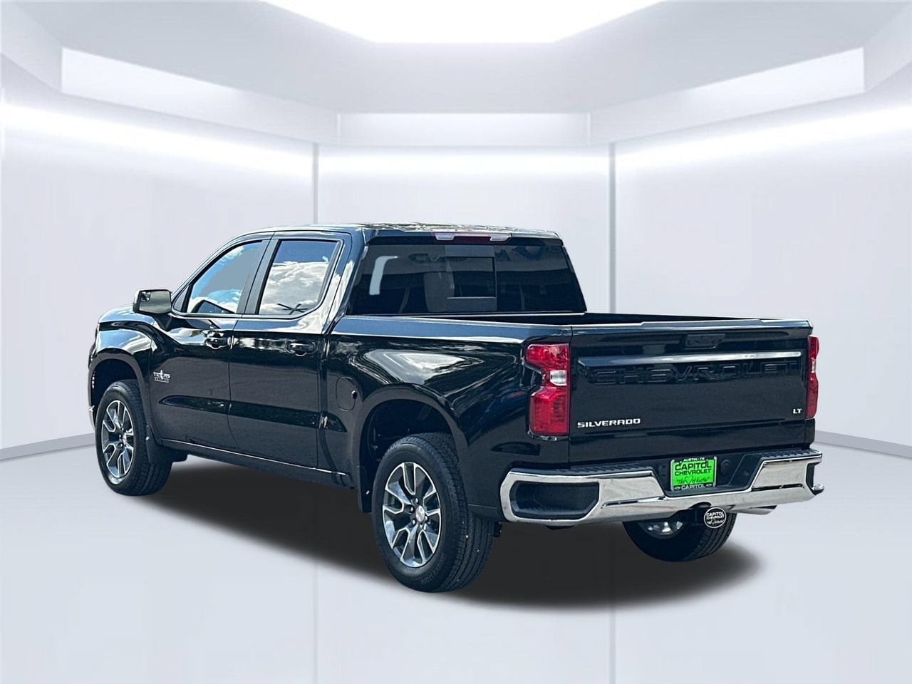 2026 Chevrolet Silverado 1500 LT Truck, photo 3