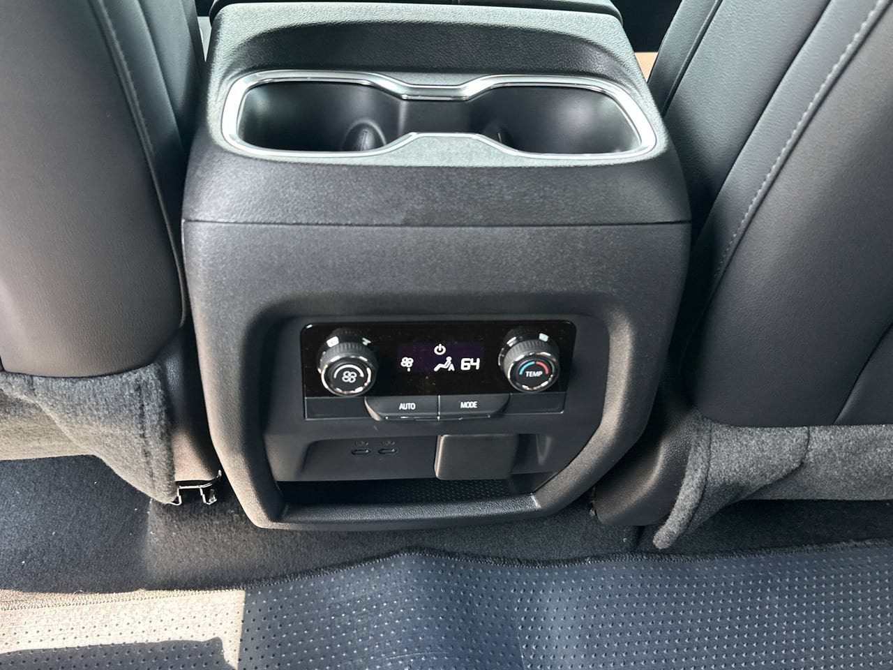 2027 Chevrolet Traverse Z71 SUV, photo 26