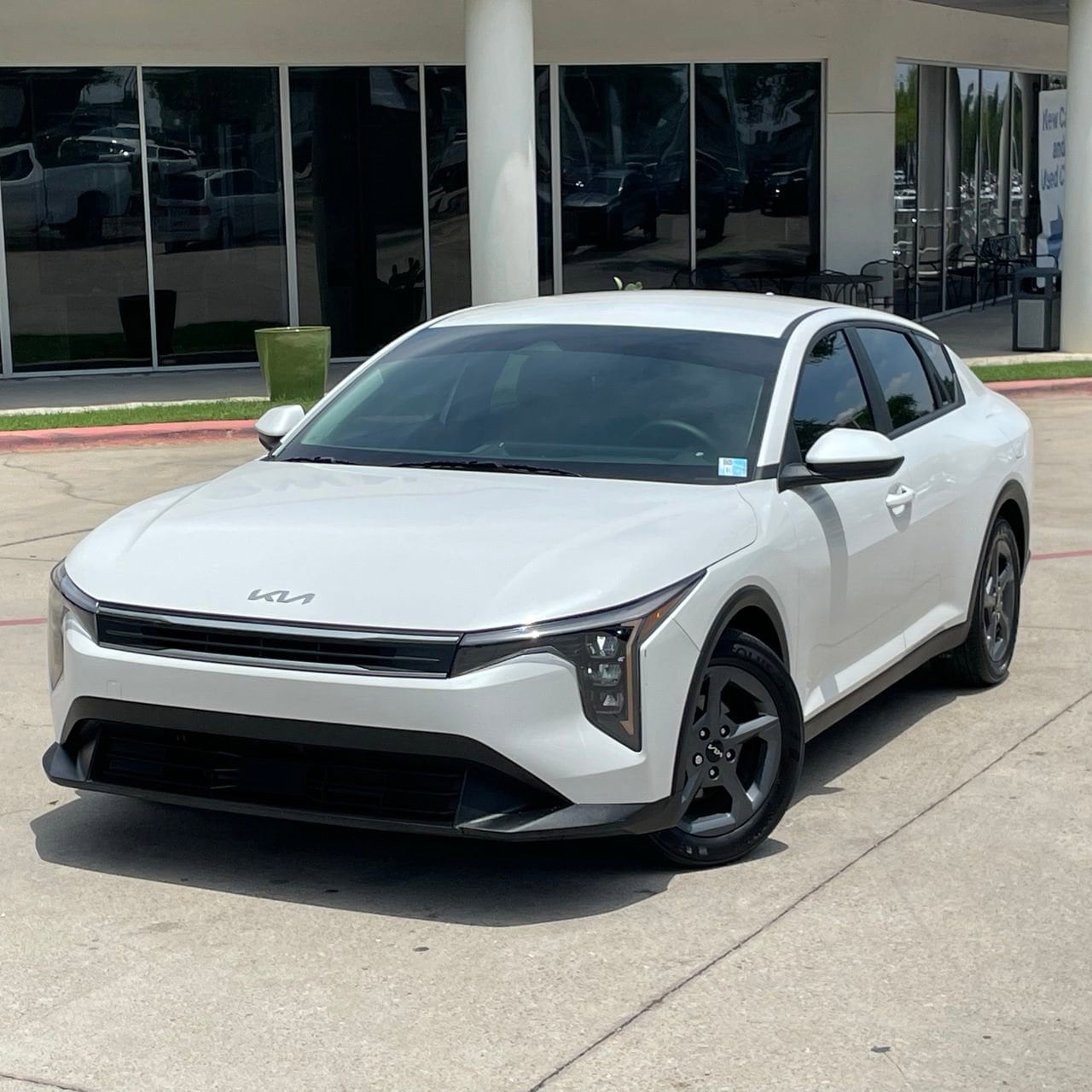 2025 Kia K4 LXS - Photo 9