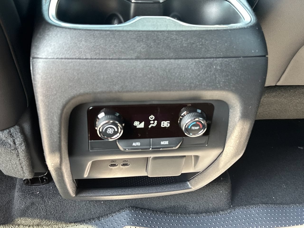 2027 Chevrolet Traverse Z71 SUV, photo 29
