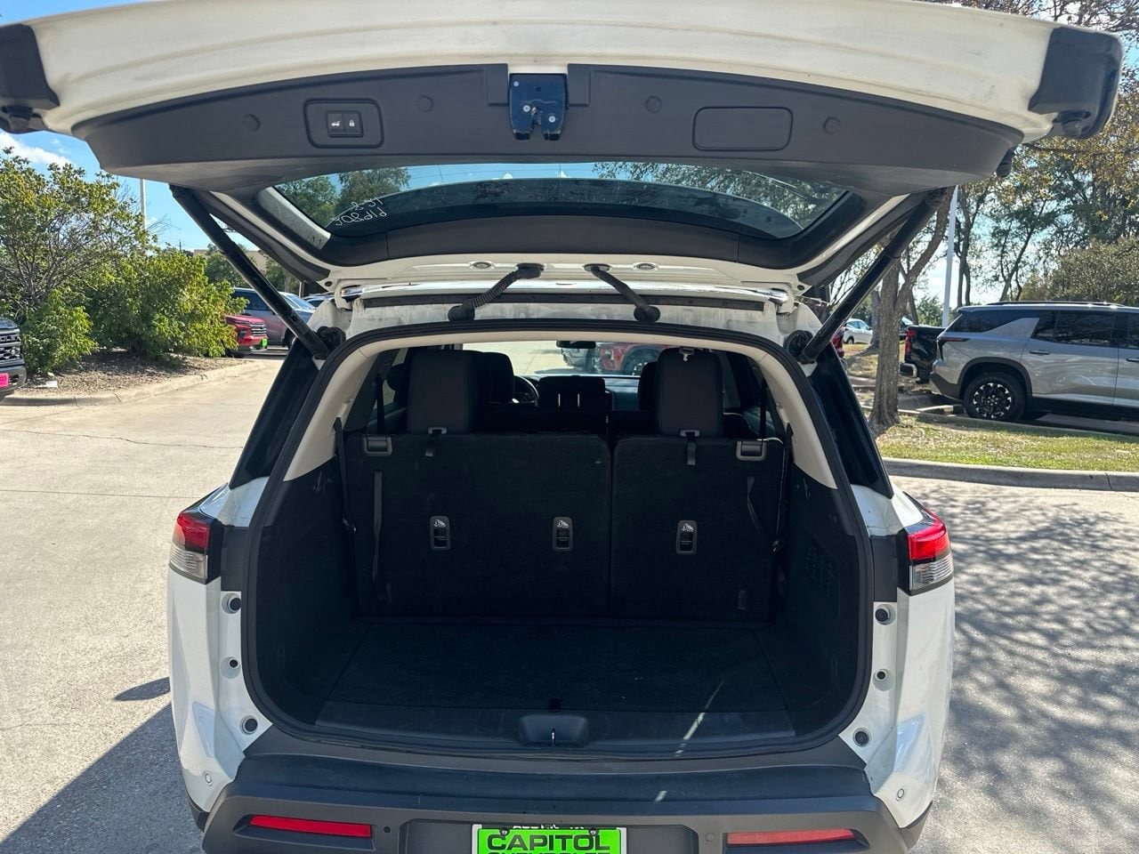 2025 Nissan Pathfinder SV - Photo 26
