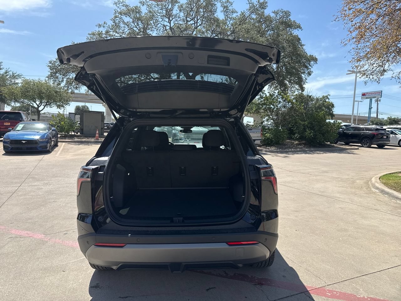 2027 Chevrolet Equinox LT - Photo 23