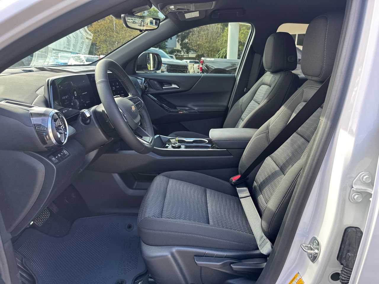 2027 Chevrolet Equinox LT SUV, photo 10