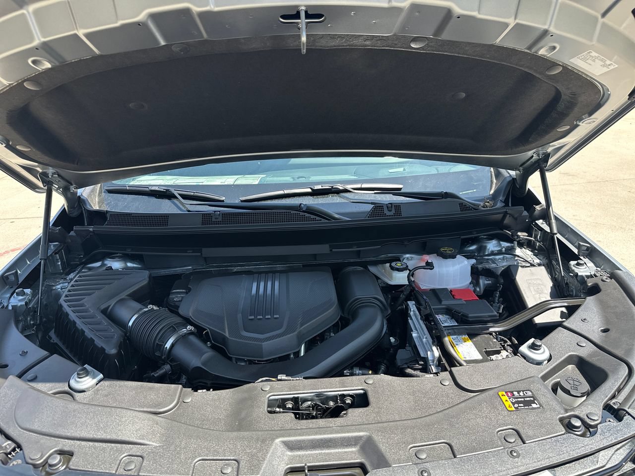 2027 Chevrolet Traverse LT - Photo 23