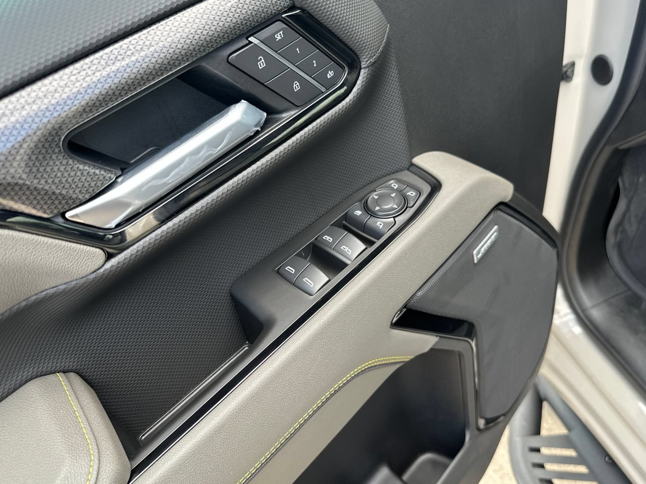 2026 Chevrolet Silverado 1500 ZR2 - Photo 12