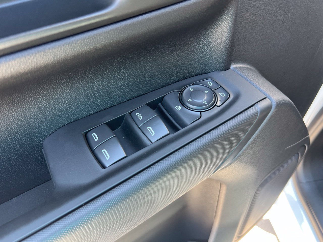 2026 Chevrolet Silverado 1500 Custom - Photo 13