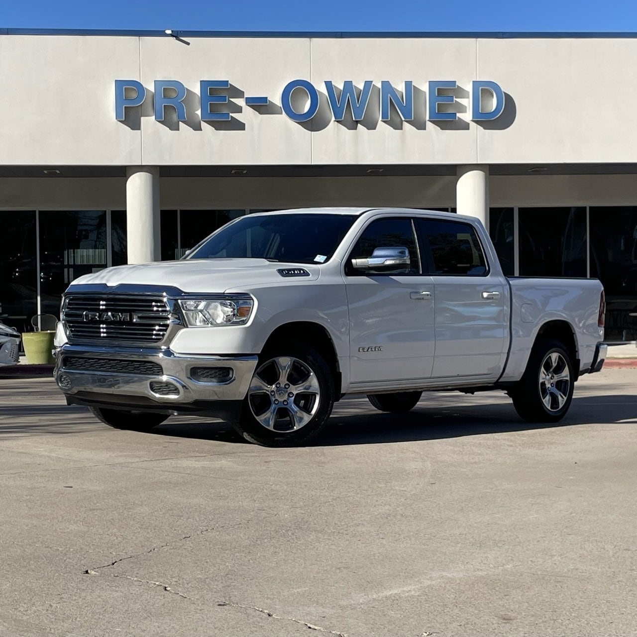 2024 RAM Ram 1500 Pickup Laramie's photo