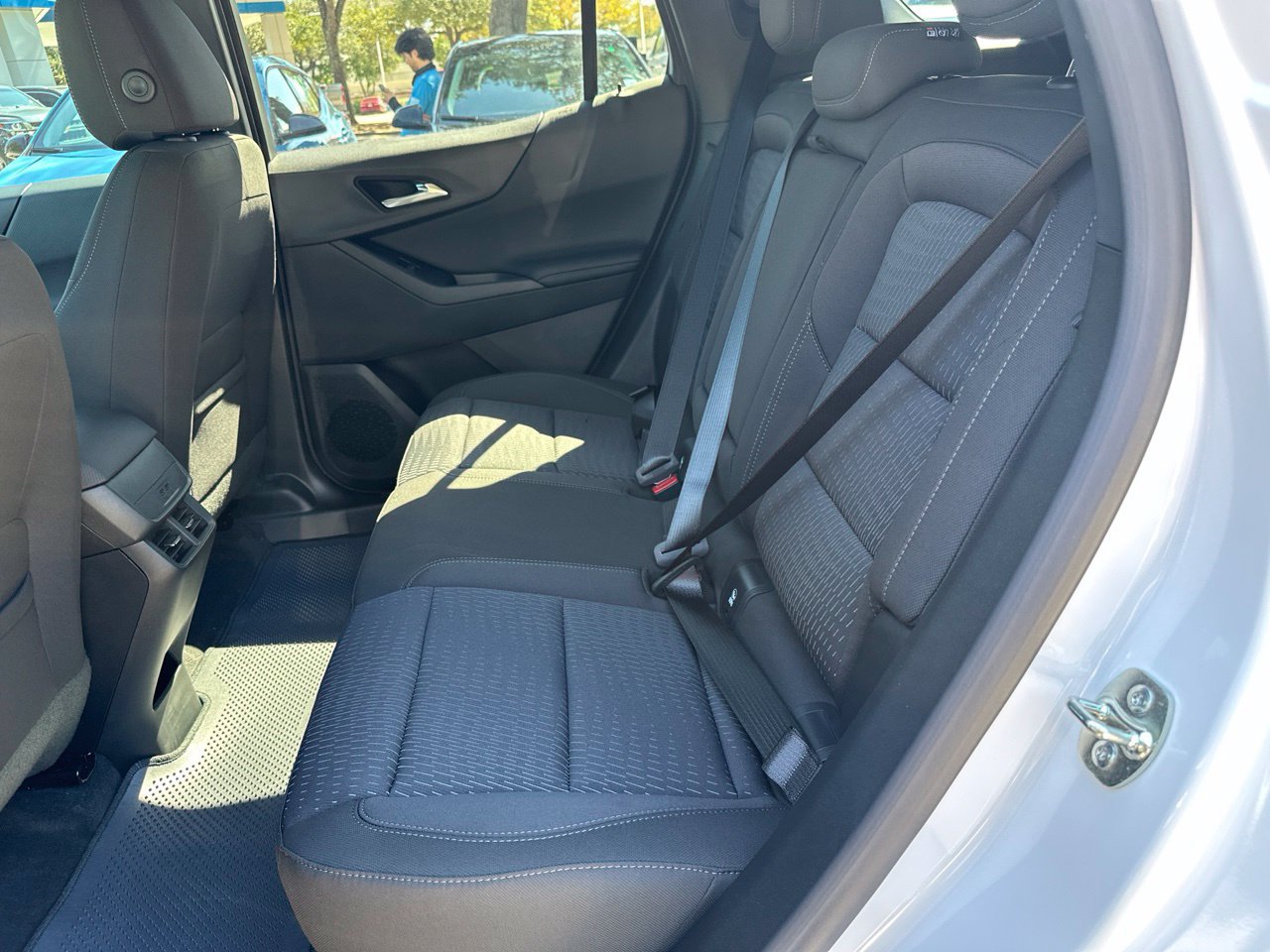 2027 Chevrolet Equinox LT, photo 22