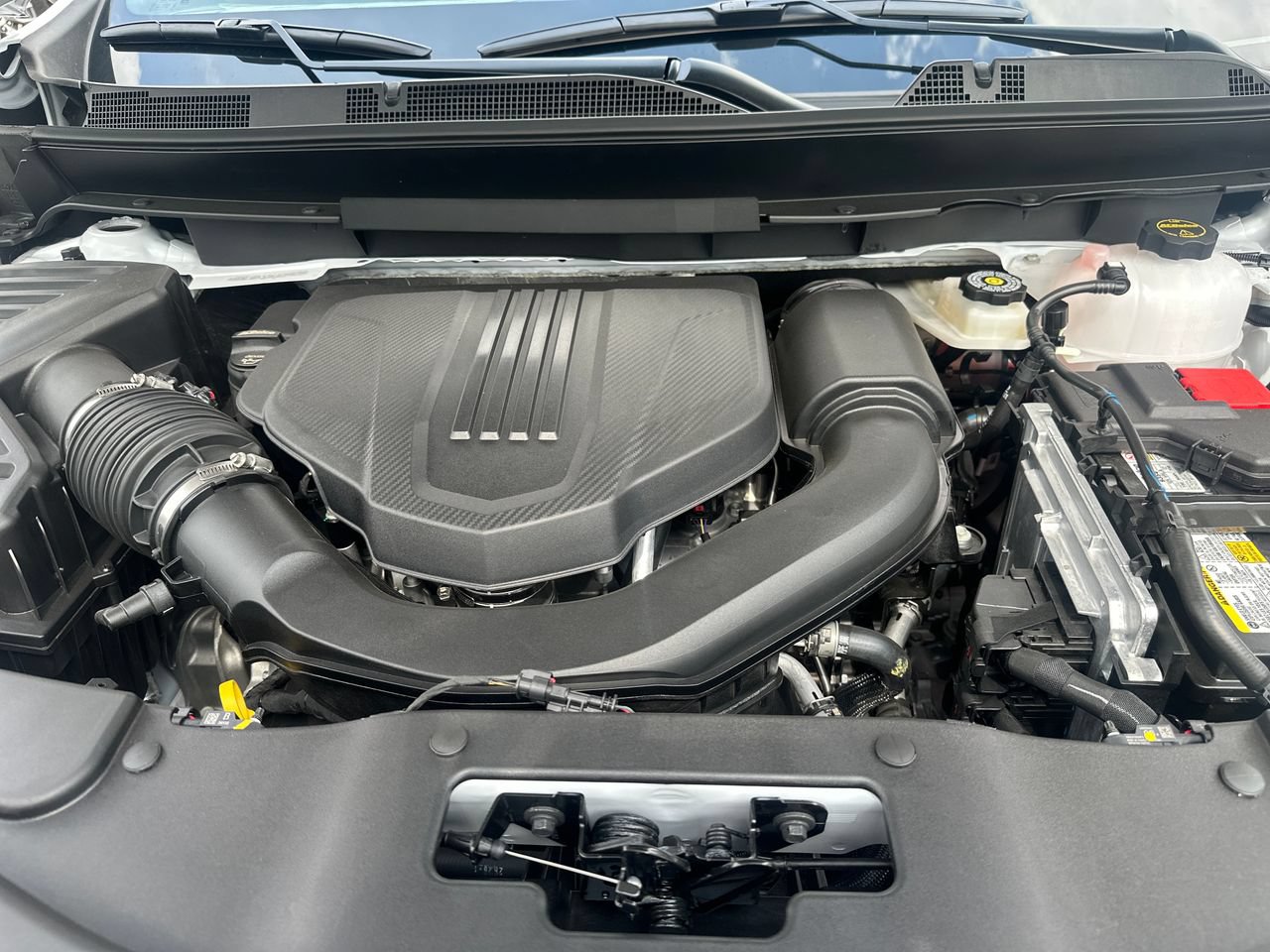 2027 Chevrolet Traverse LT - Photo 22