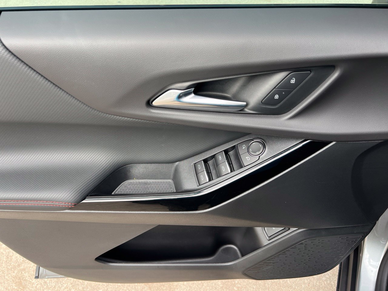2027 Chevrolet Equinox RS, photo 11
