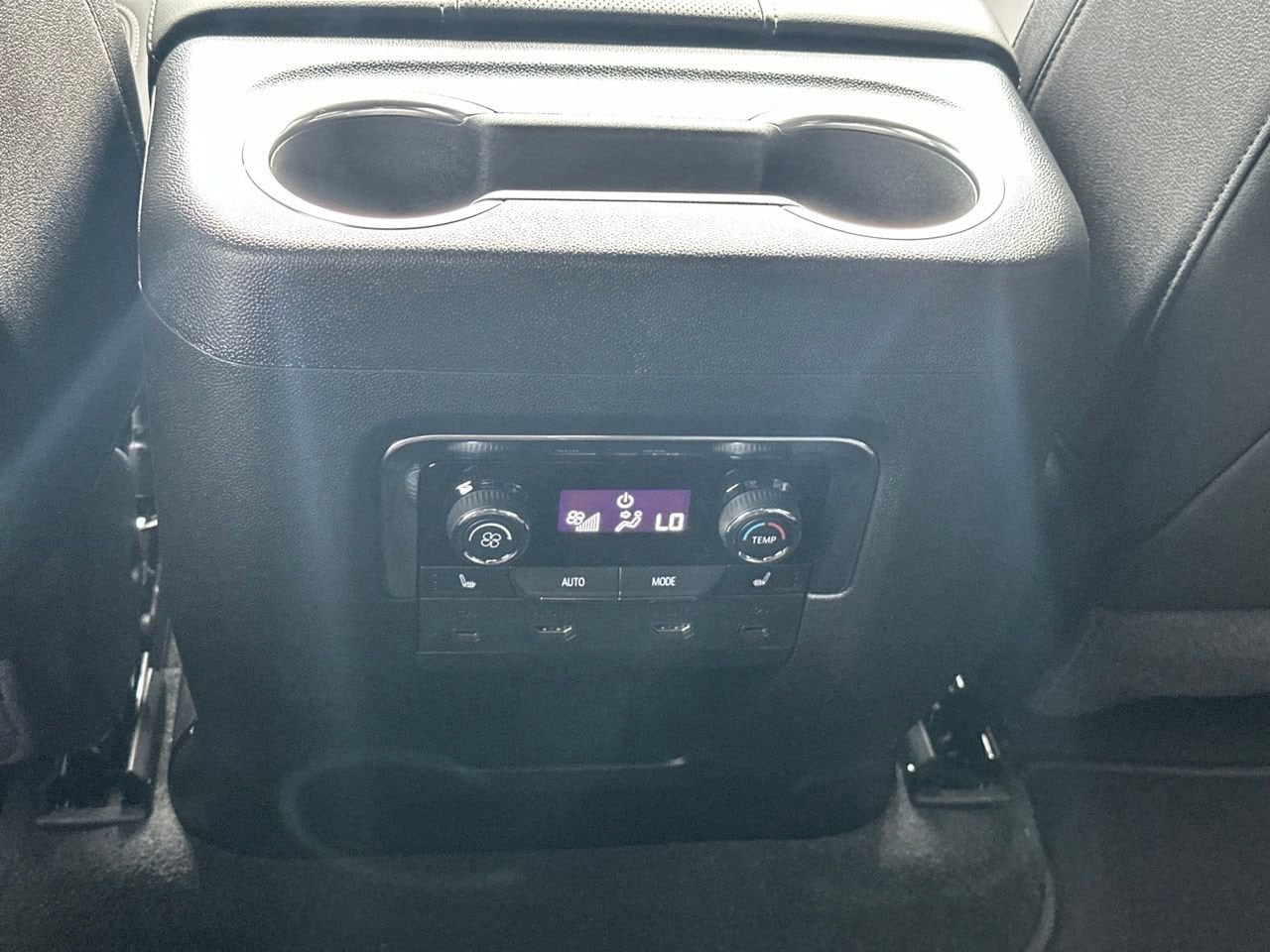 2026 Chevrolet Suburban Premier, photo 25