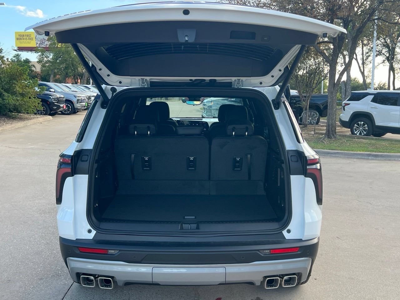 2027 Chevrolet Traverse LT SUV, photo 30