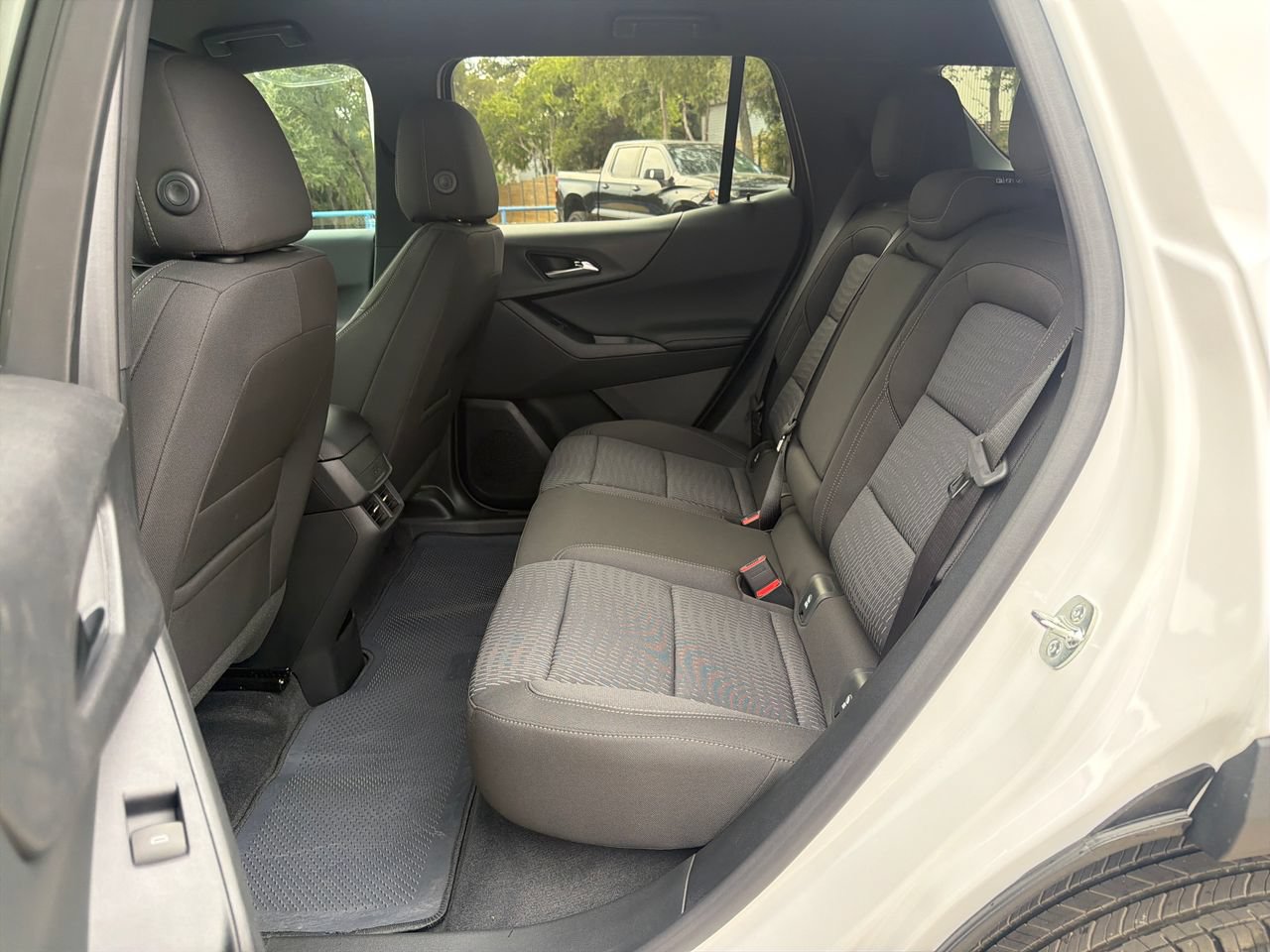 2027 Chevrolet Equinox LT - Photo 25