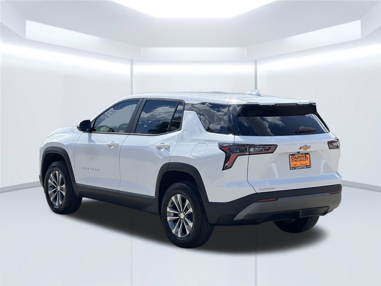2027 Chevrolet Equinox LT SUV, photo 4