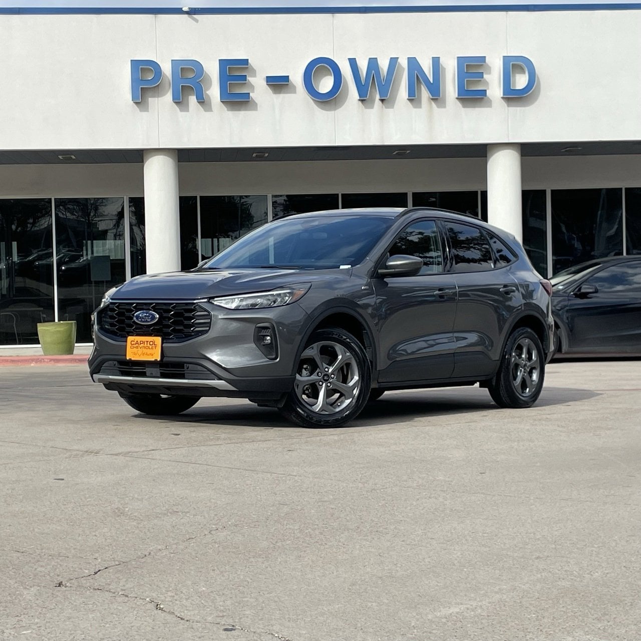 2025 Ford Escape ST-Line Select's photo