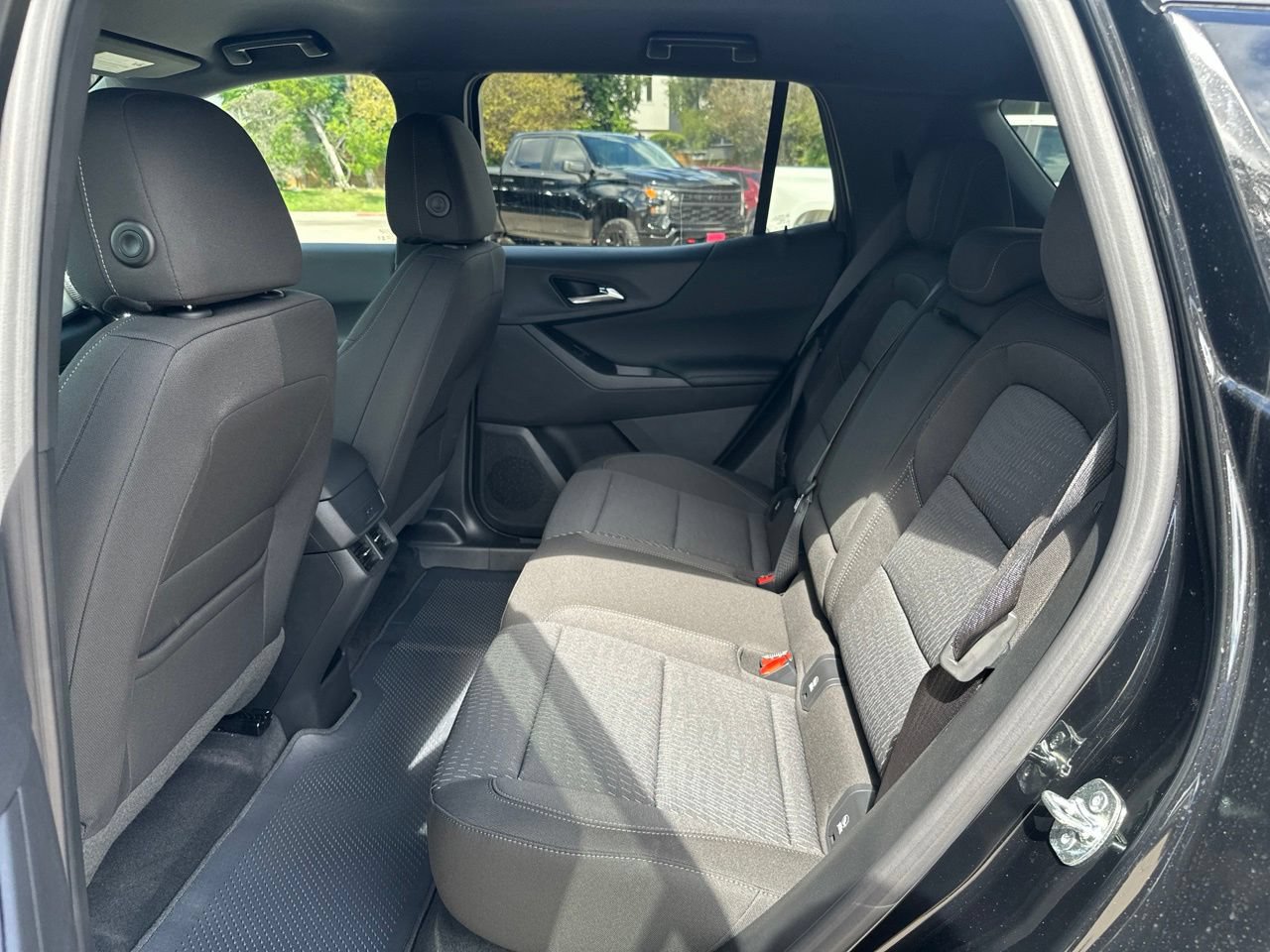 2027 Chevrolet Equinox LT - Photo 24