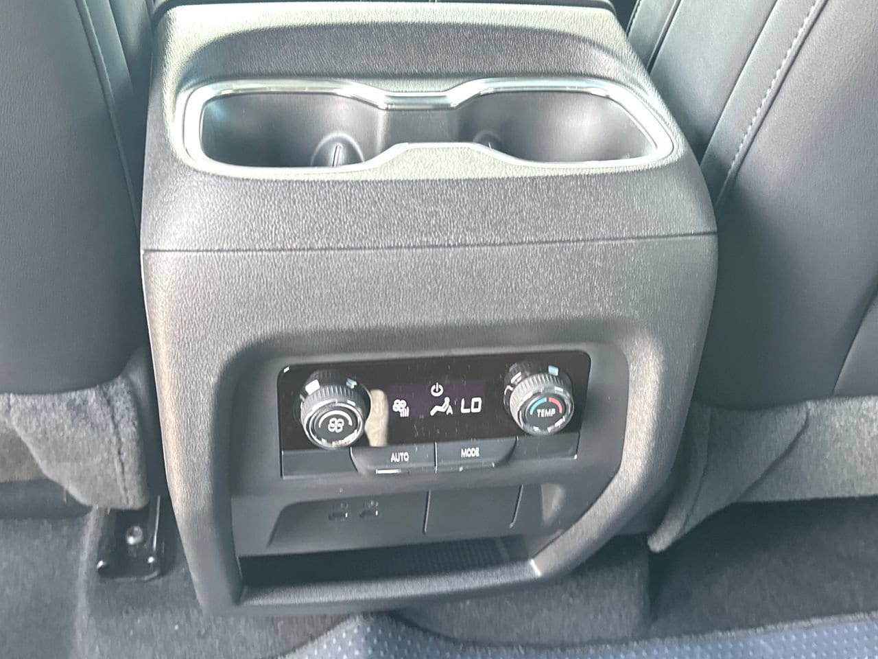 2027 Chevrolet Traverse LT, photo 30