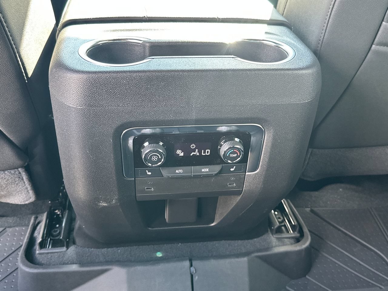 2026 Chevrolet Suburban Z71 SUV, photo 29