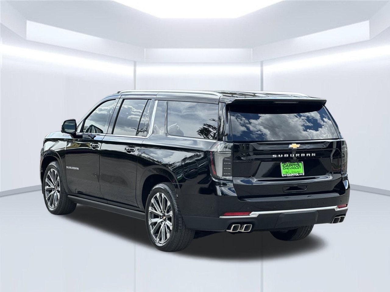 2026 Chevrolet Suburban High Country, photo 3
