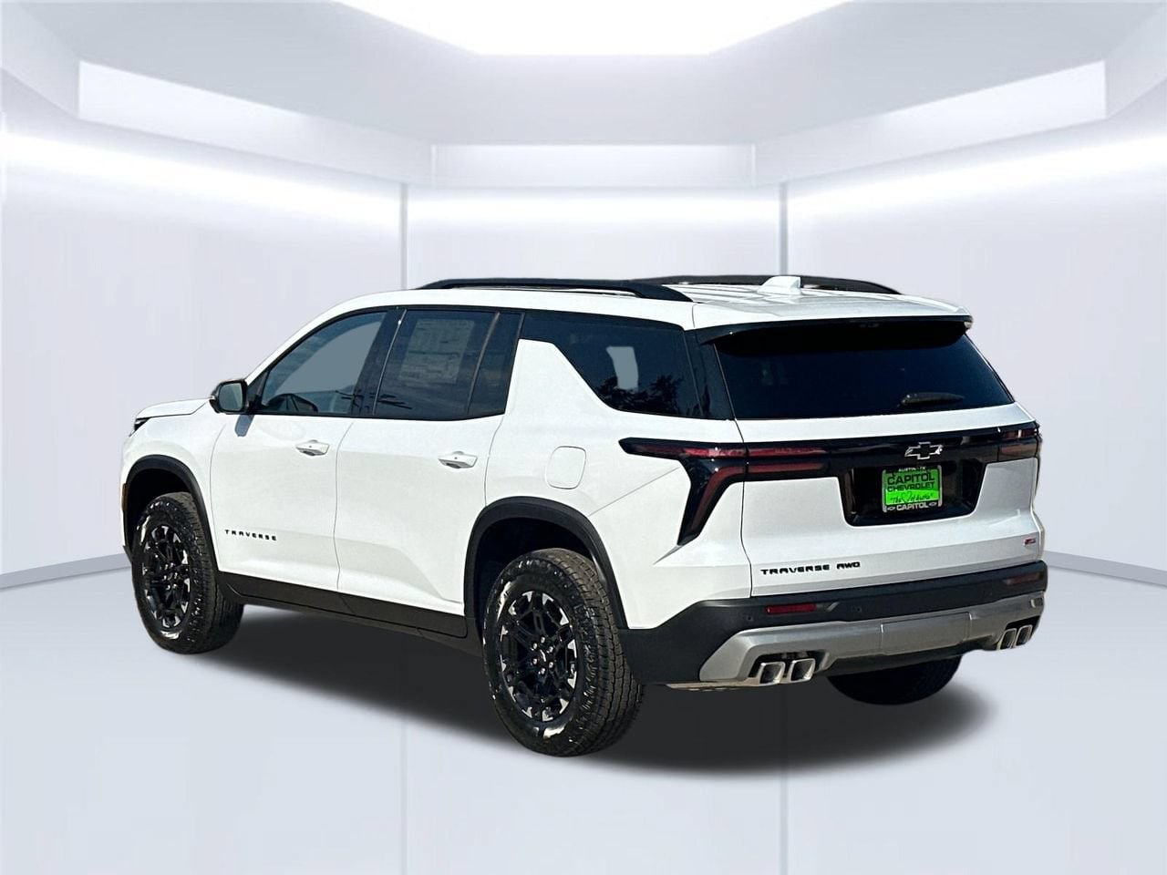 2027 Chevrolet Traverse Z71 SUV, photo 3