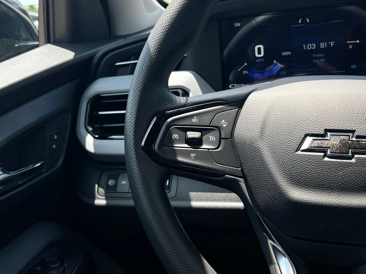 2027 Chevrolet Bolt LT, photo 16