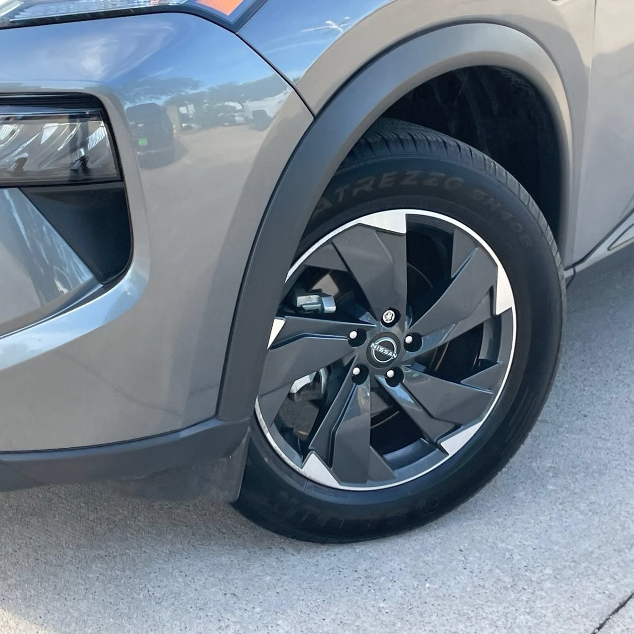 2025 Nissan Rogue SV - Photo 8